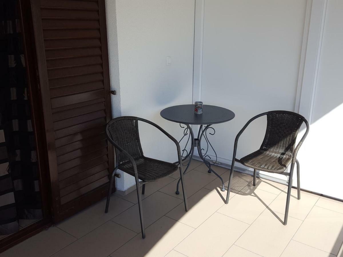 Apartments Merion Стариград-Пакленица Екстериор снимка