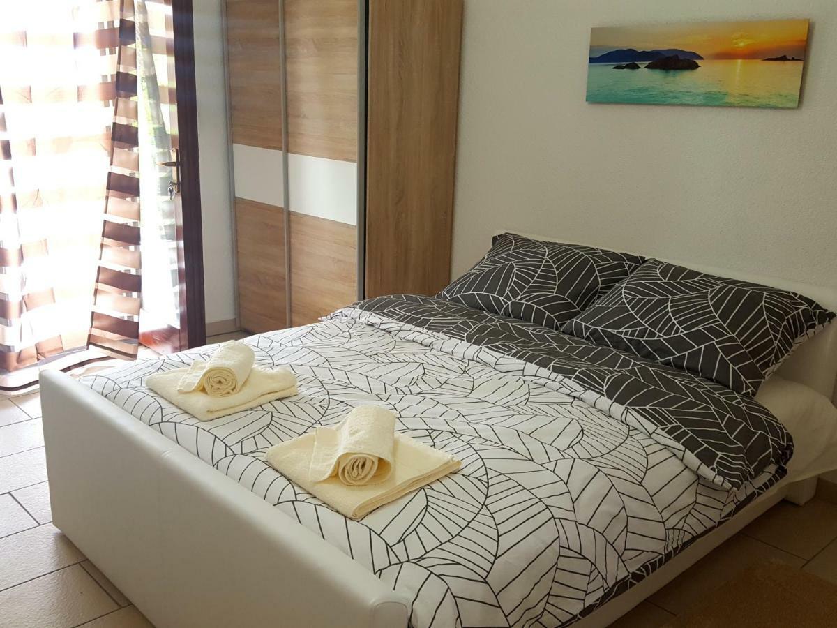 Apartments Merion Стариград-Пакленица Екстериор снимка